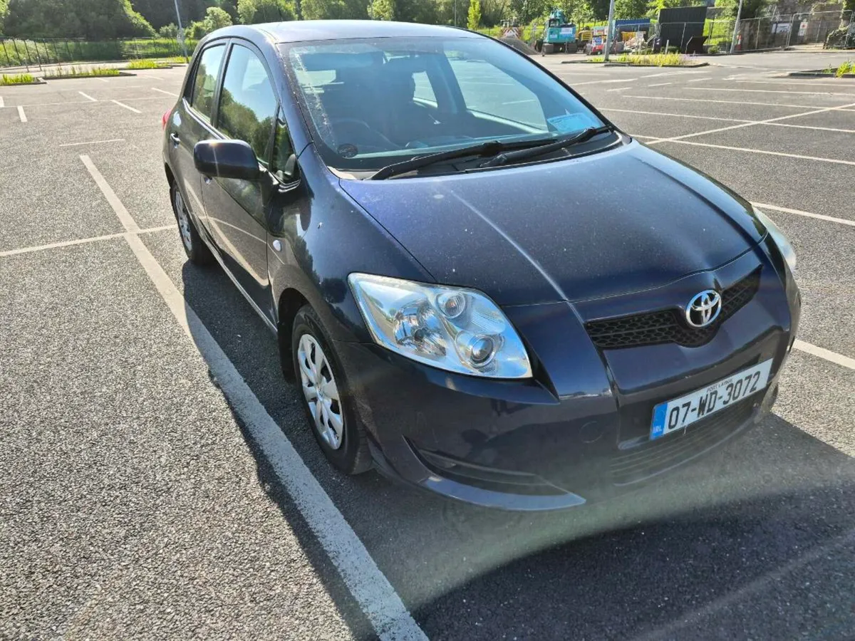 Toyota Auris (Petrol) - Image 2