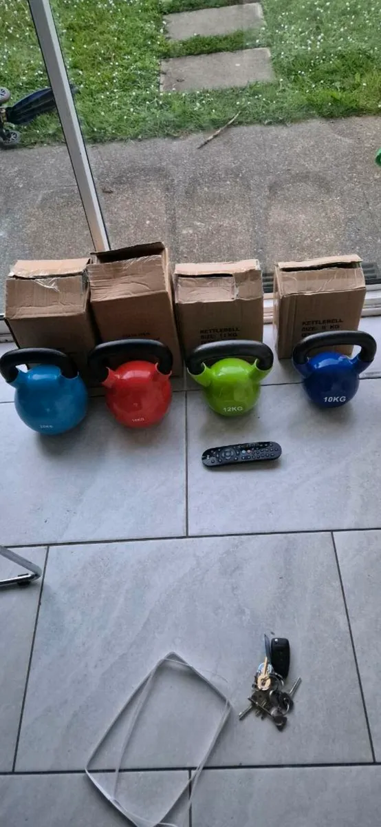 4xbrand new cast iron kettlebells - Image 1