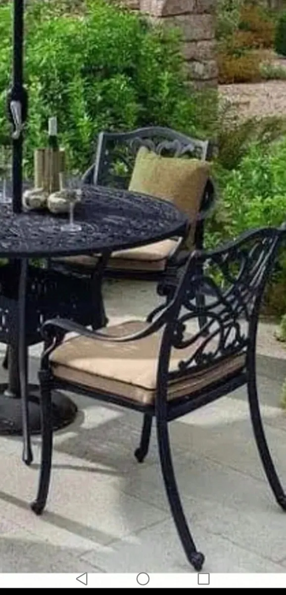 Brand New Hartman  4 Seater Cast Aluminium Set - Image 2