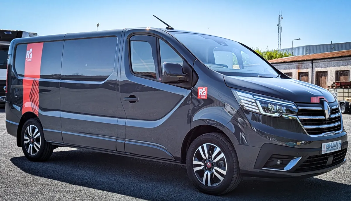 New Renault Trucks Trafic  Red Exclusive - Image 3