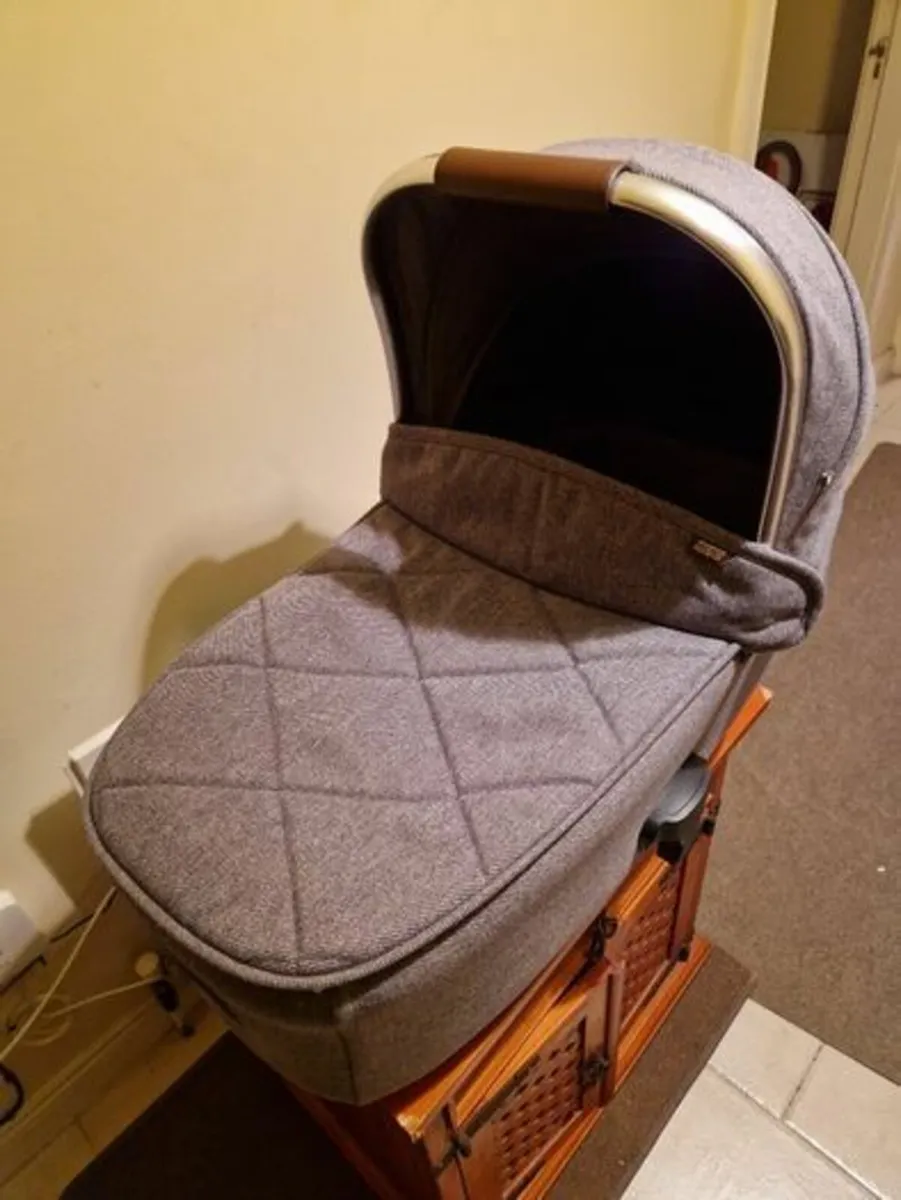 Mamas and Papas Tweed Carrycot in New Condition - Image 1