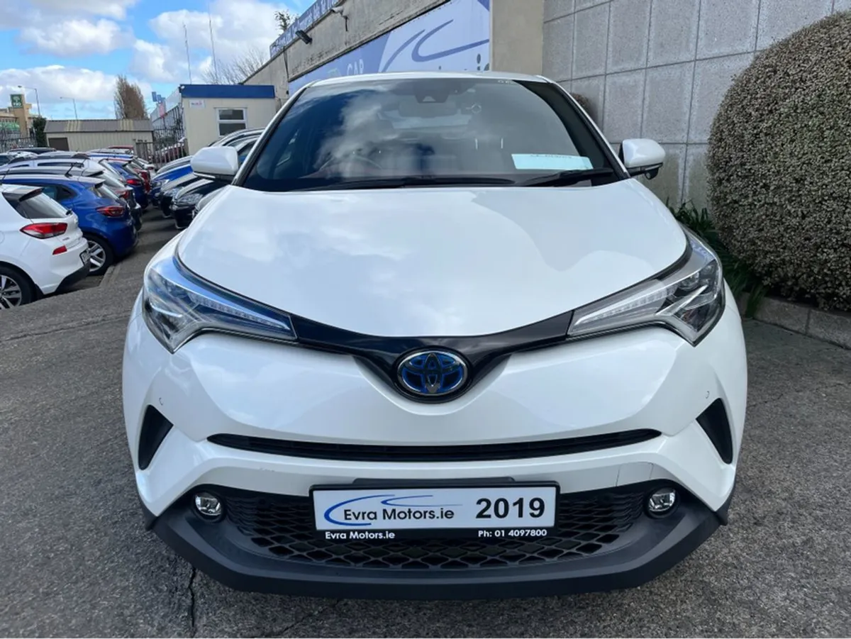 Toyota C-HR SOL Automatic Hybrid 1.8 Petrol //hig - Image 2