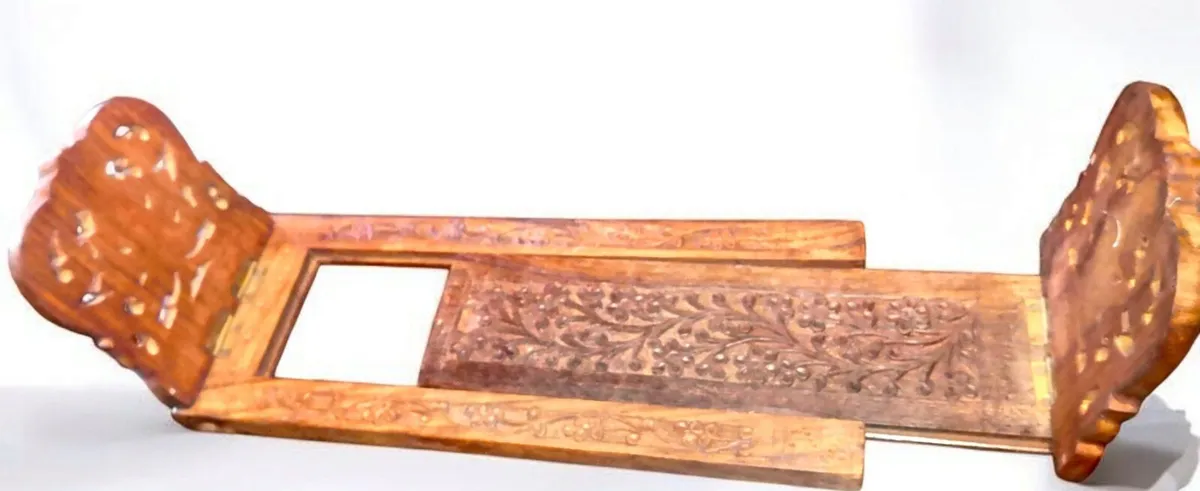 Handcarved extendable book ends - Image 2