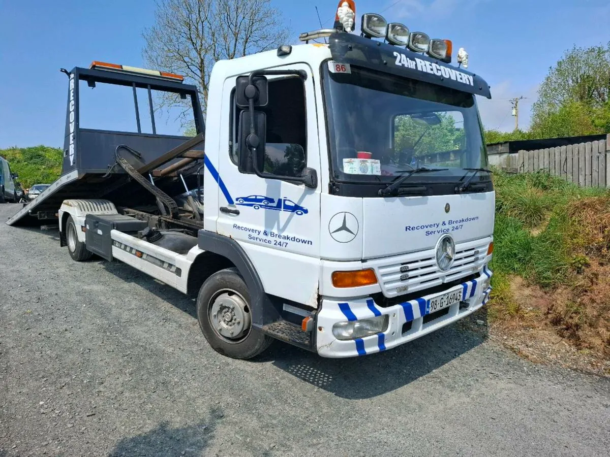 Recovery truck for sale - Image 1