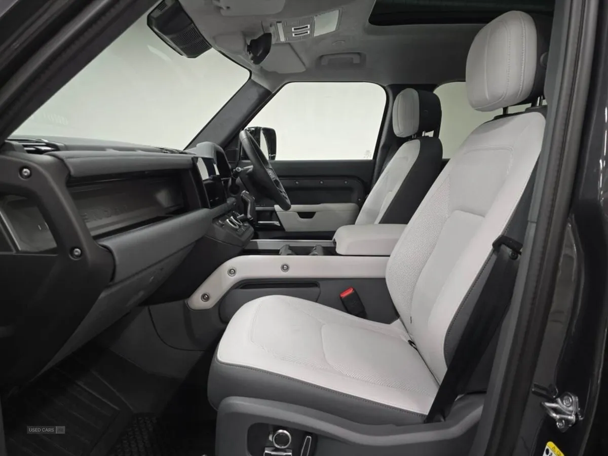 Land Rover Defender 3.0 D350 X-dynamic HSE 130 5d - Image 3