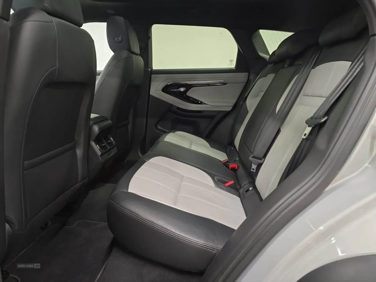 Land Rover Range Rover Evoque 1.5 P300e R-dynamic - Image 4