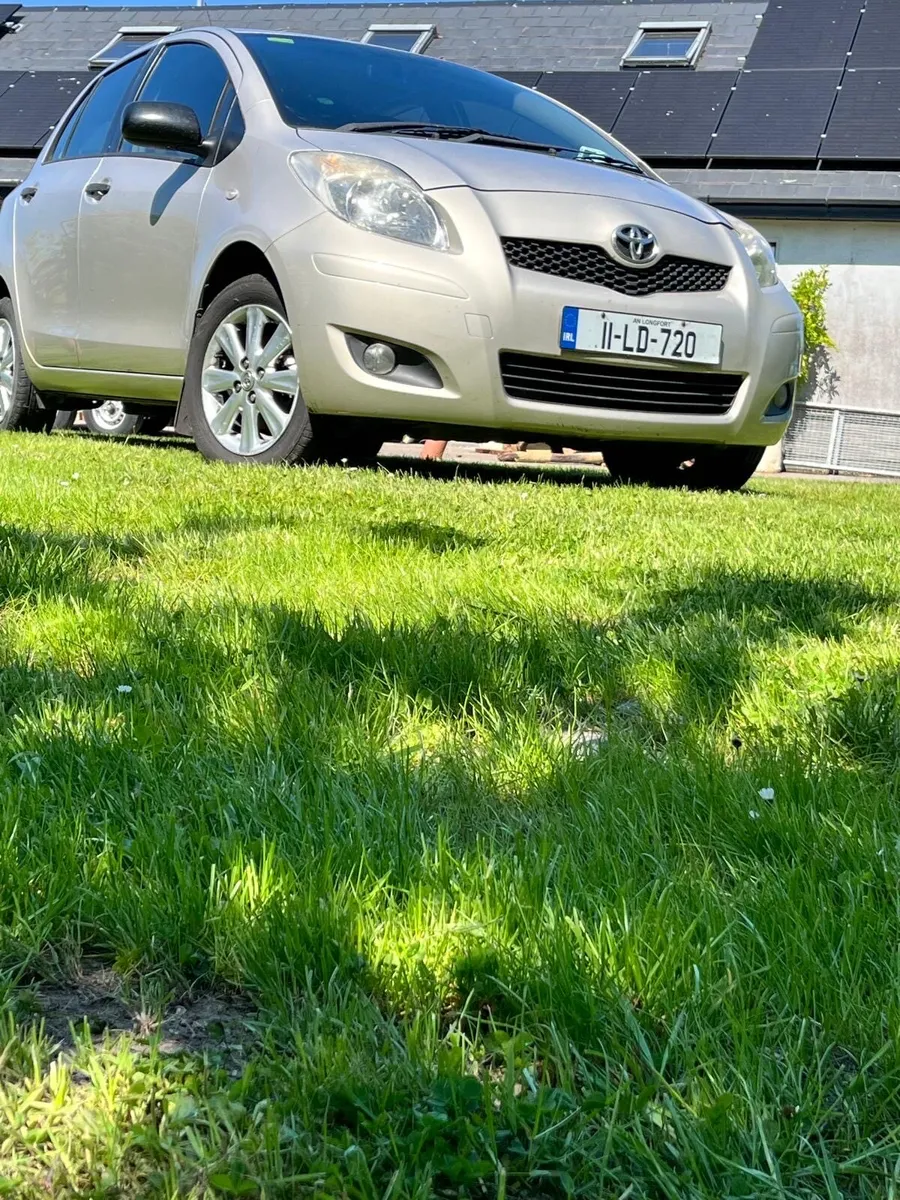 Toyota Yaris 2011 - Image 1