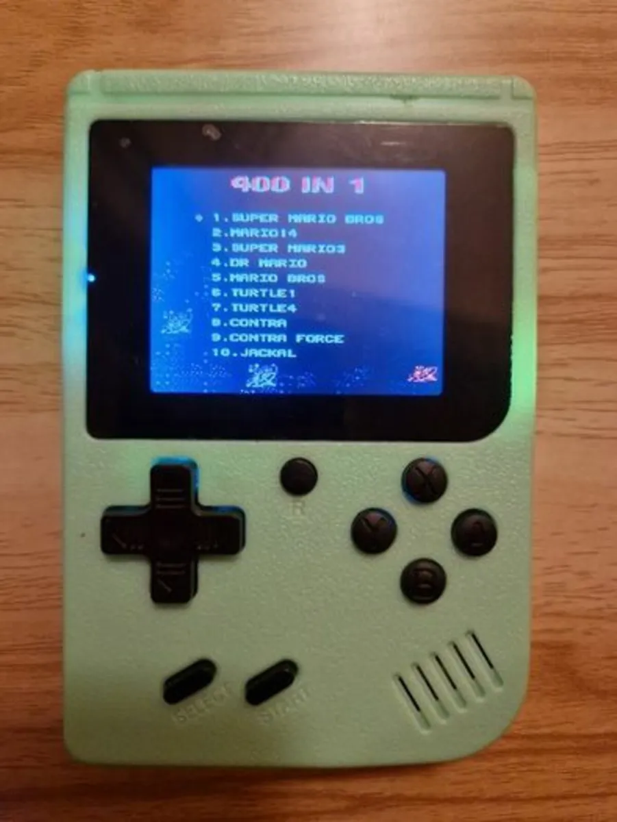 Gameboy Handheld Console with 400 games - Image 1