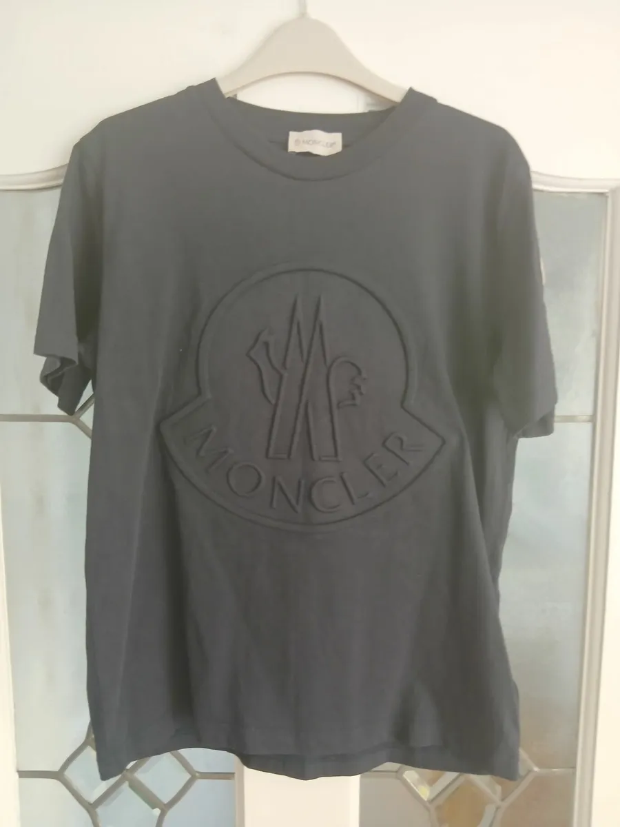 Moncler boys 2 piece  jacket & Tshirt - Image 3