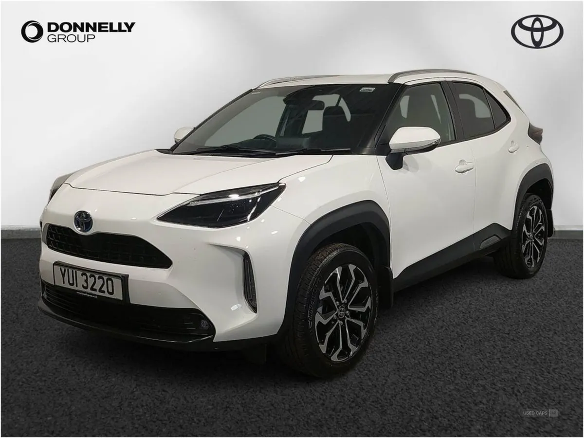 Toyota Yaris Cross 1.5 Hybrid Design 5dr CVT - Image 3