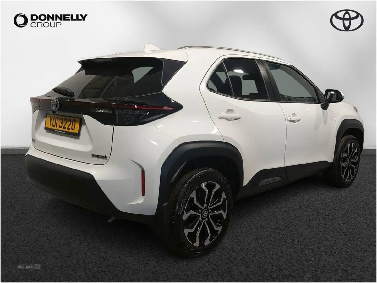 Toyota Yaris Cross 1.5 Hybrid Design 5dr CVT - Image 4