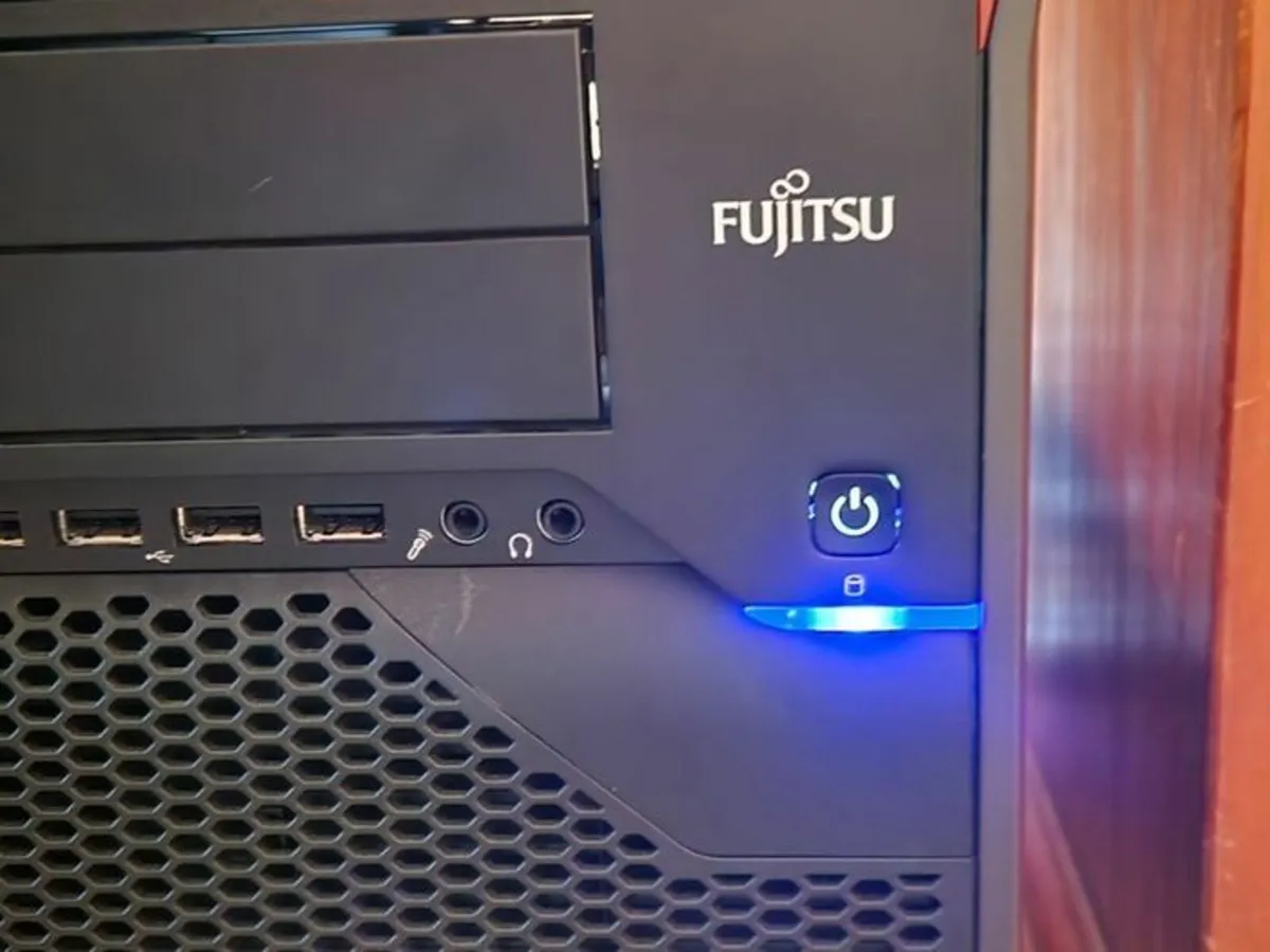 Fujitsu Esprimo P900 M15W-D3062, 8GB Ram, i5, PC - Image 2