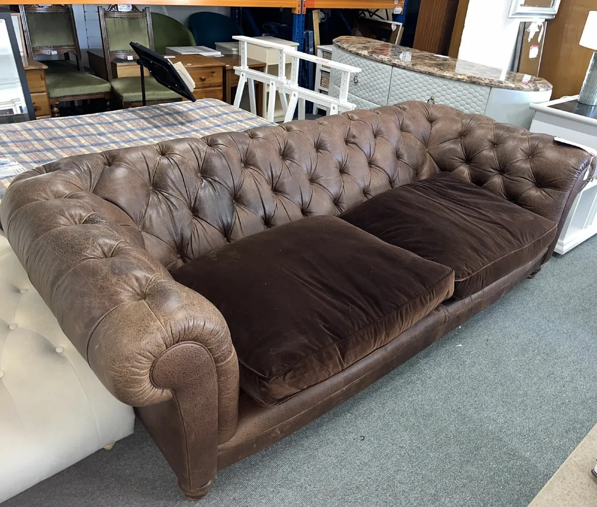 Super chocolate brown leather chesterfield sofa - Image 2