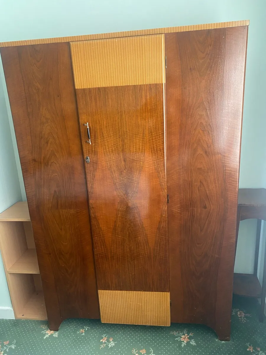 Bedroom furniture set - Image 4
