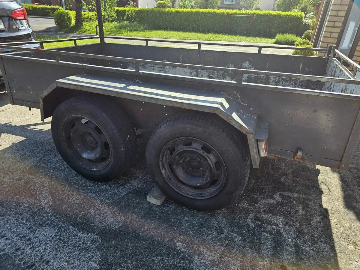 Trailer - Image 1