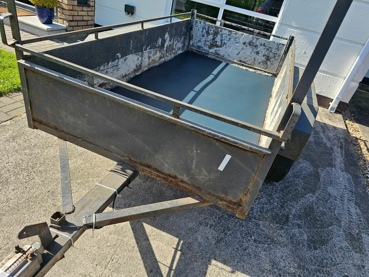 Trailer - Image 2