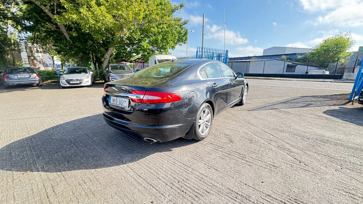 Jaguar XF 2.2D luxury 163ps 2014 - Image 4