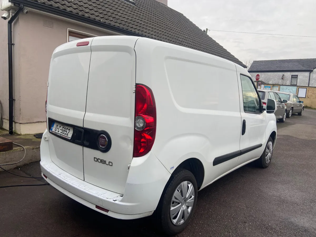 Fiat Doblo 2010 - Image 2