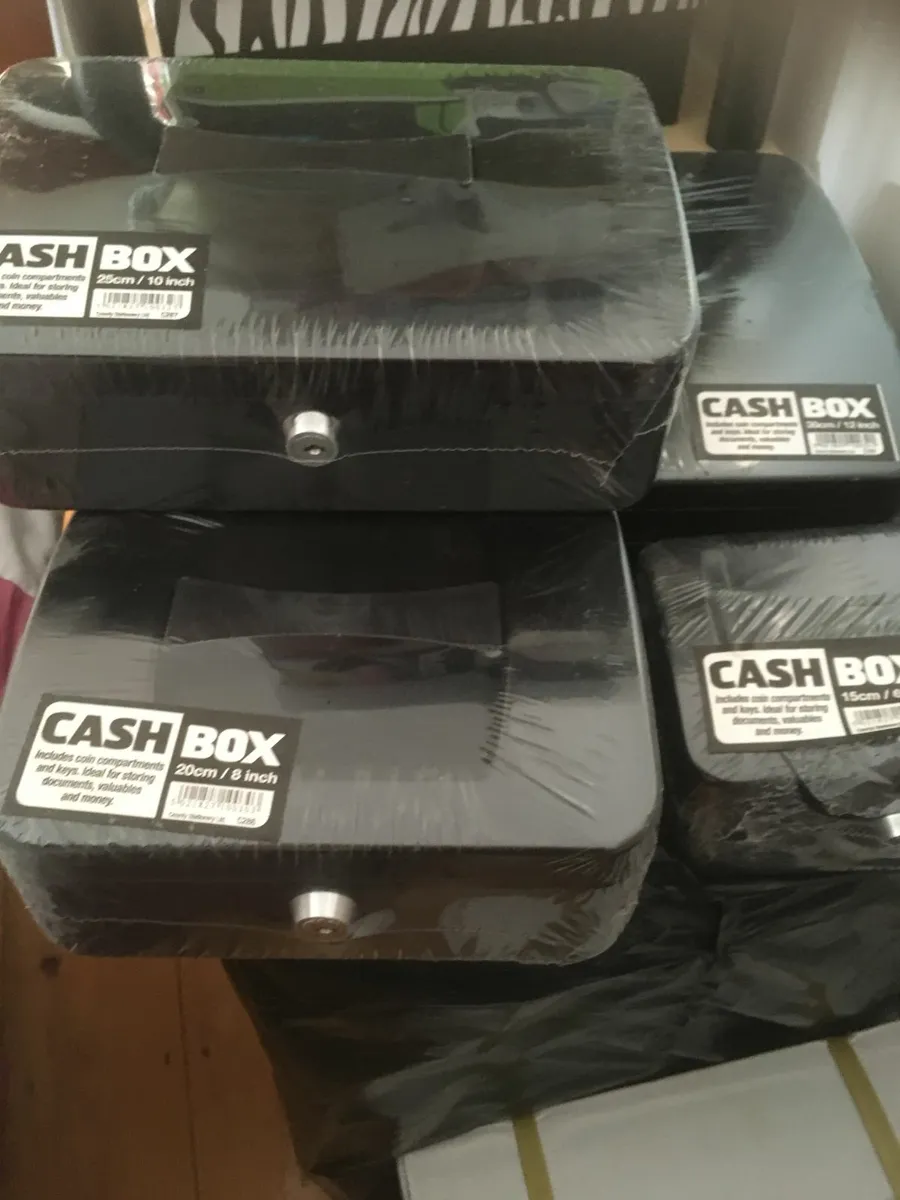 NEW SEALED Set of 4 Cash Boxes with Keys - Image 1