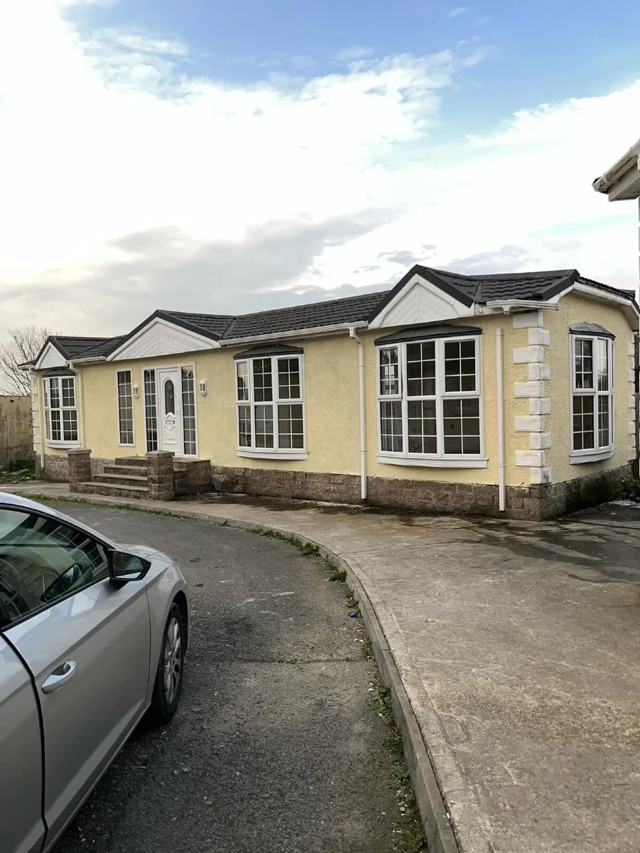 Mobile home - Image 1