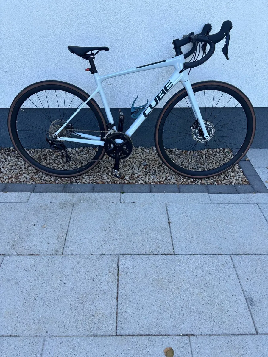 Cube Attain Road Bike - Image 1