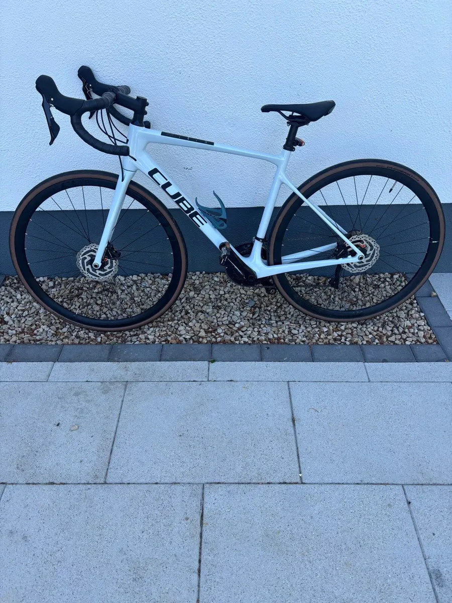 Cube Attain Road Bike - Image 2