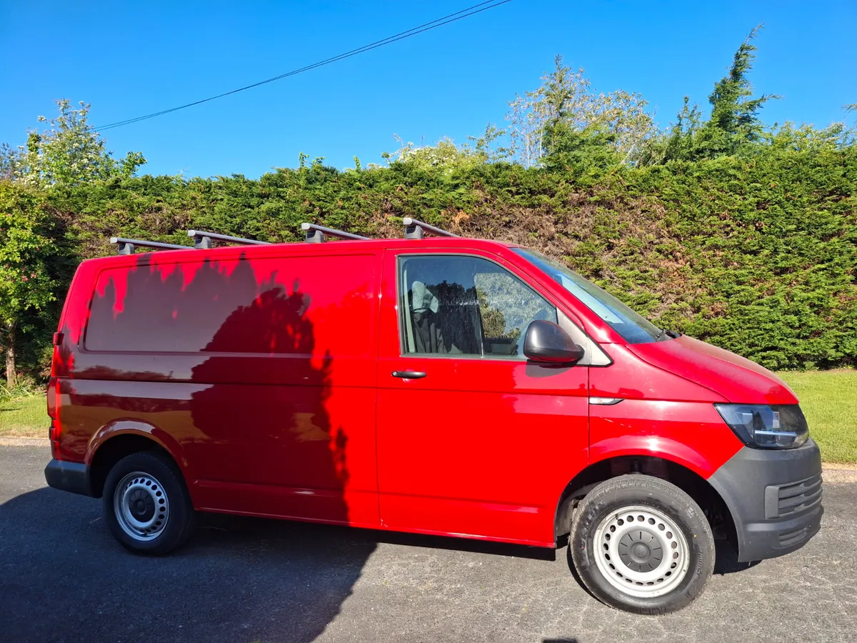 Volkswagen Transporter 2019 - Image 2