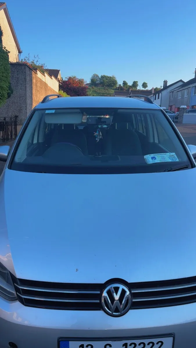 Volkswagen Touran 2012 - Image 1