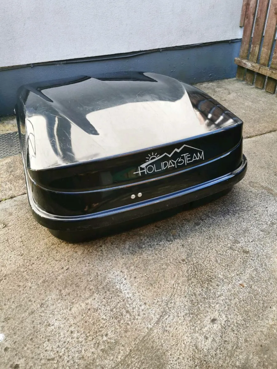 Roof box - Image 1