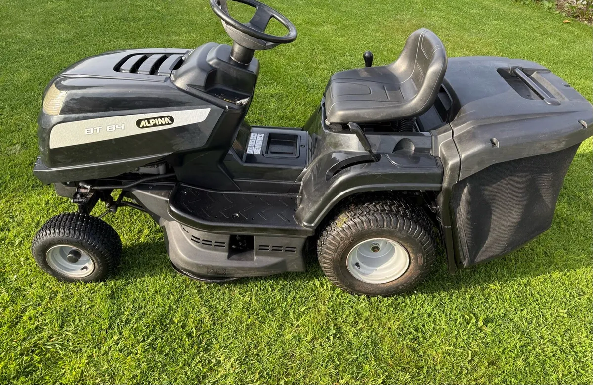 1 OWNER MOWER SPOTLESS - Image 2