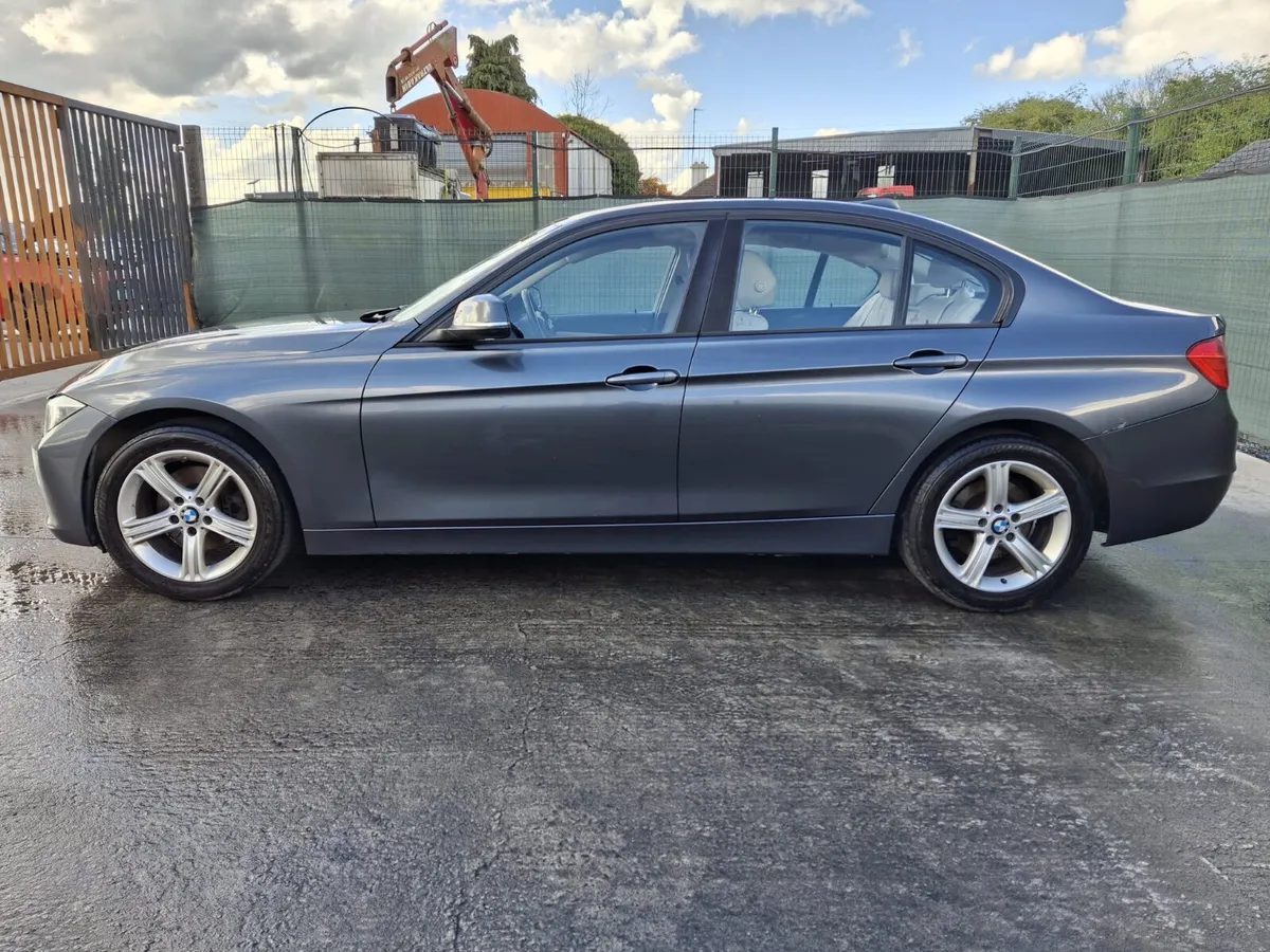 2014 BMW 320D Automatic - Image 4