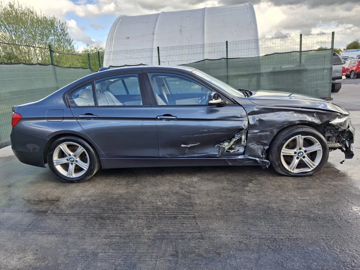 2014 BMW 320D Automatic - Image 3