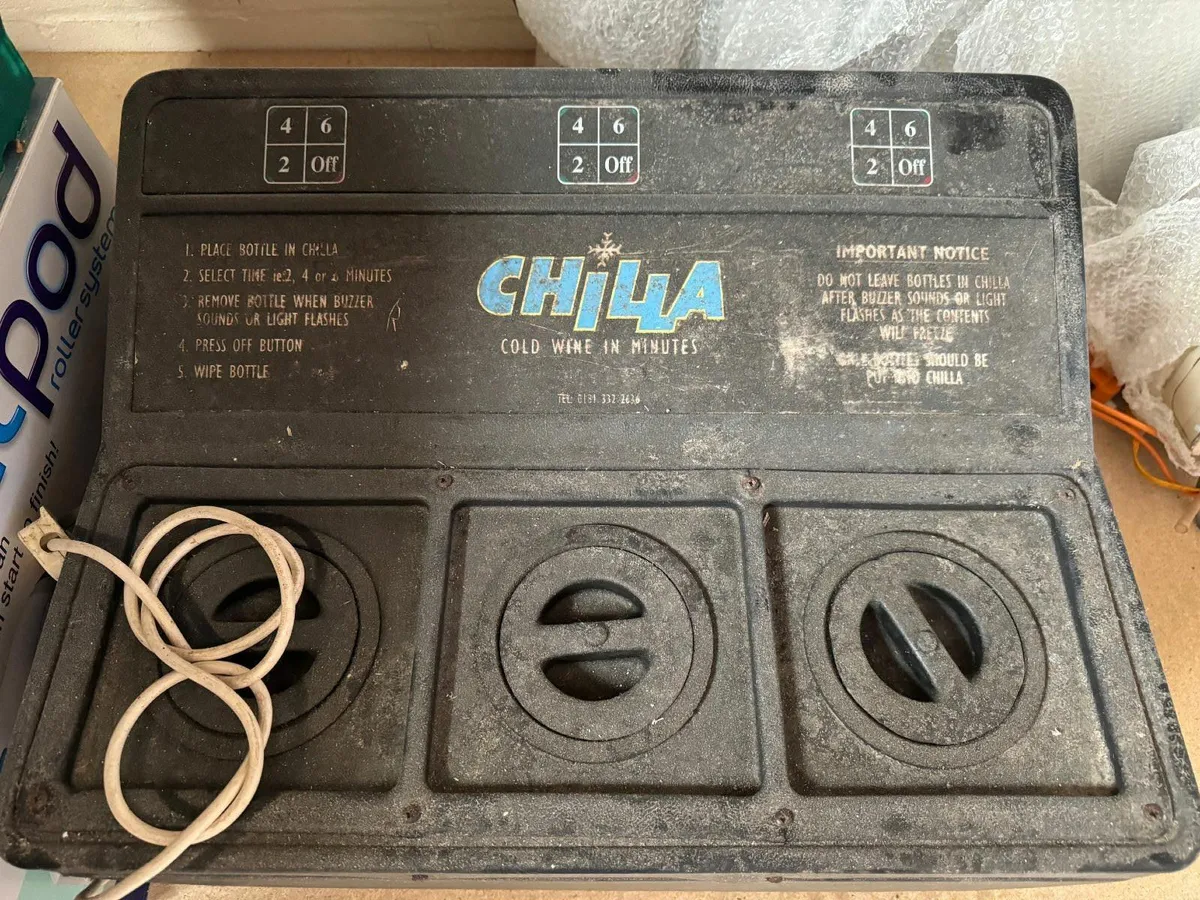 Chills 3 bottles wine cooler