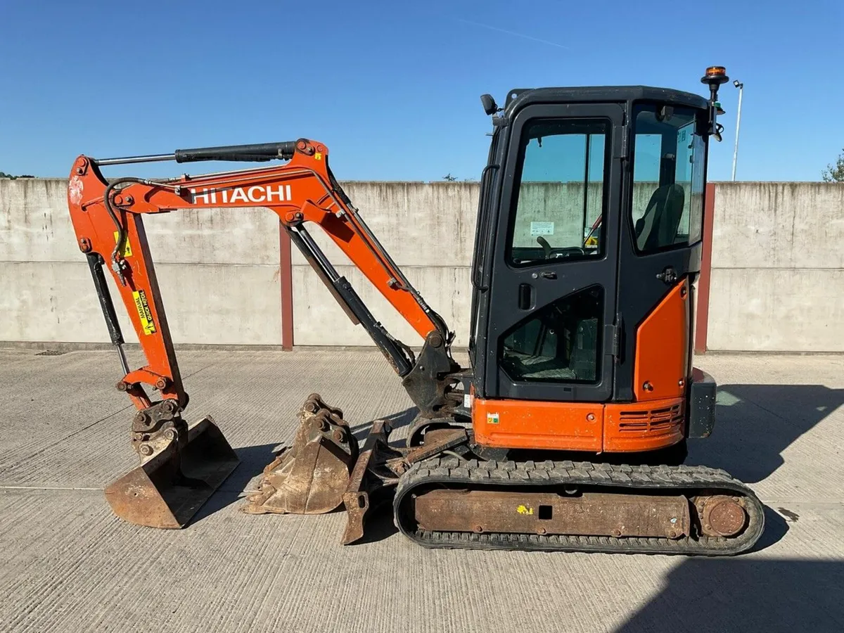 HITACHI ZX26U-6CR 2.7 TON MINI DIGGER - Image 3