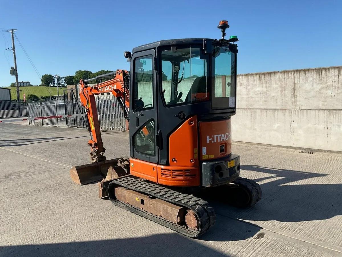 HITACHI ZX26U-6CR 2.7 TON MINI DIGGER - Image 4