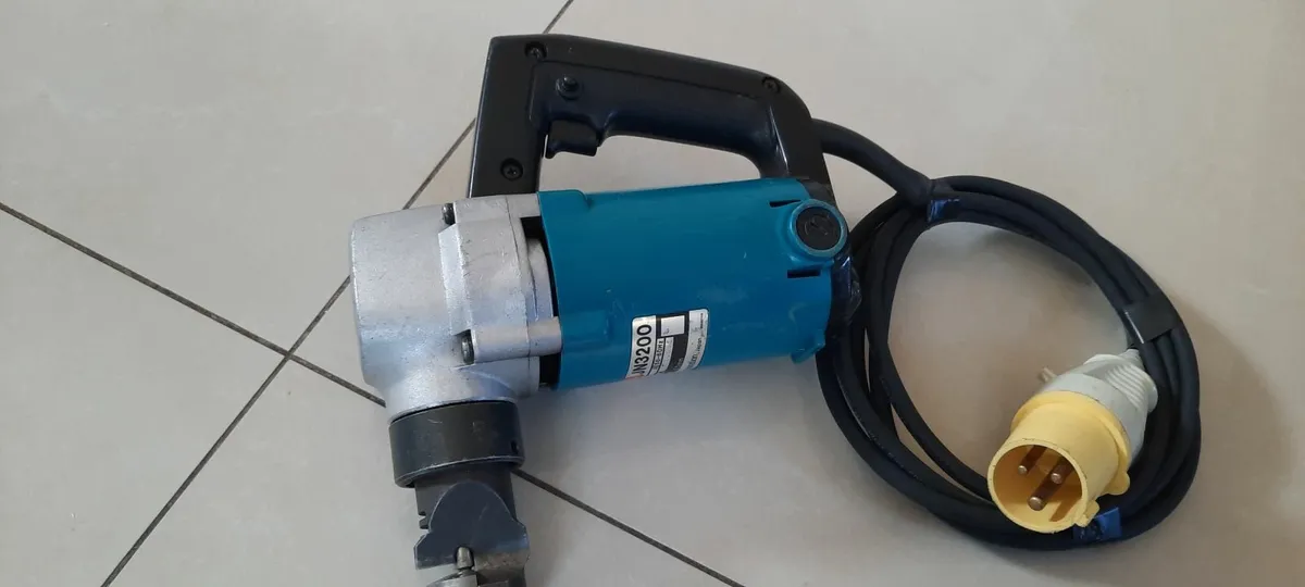 Makita JN3200 Tin Nibblers 110v - Image 3
