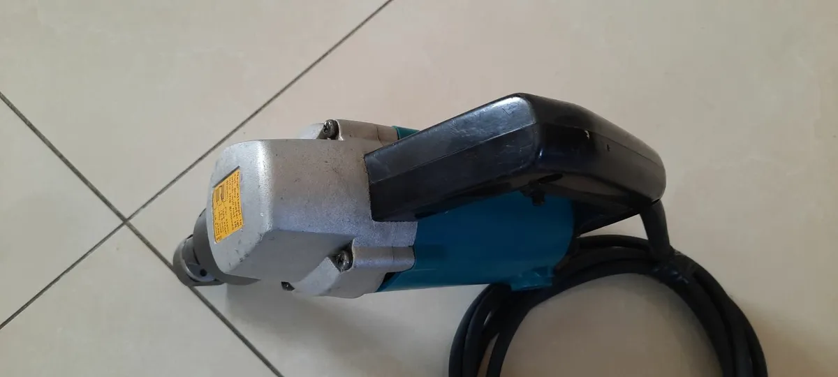 Makita JN3200 Tin Nibblers 110v - Image 4
