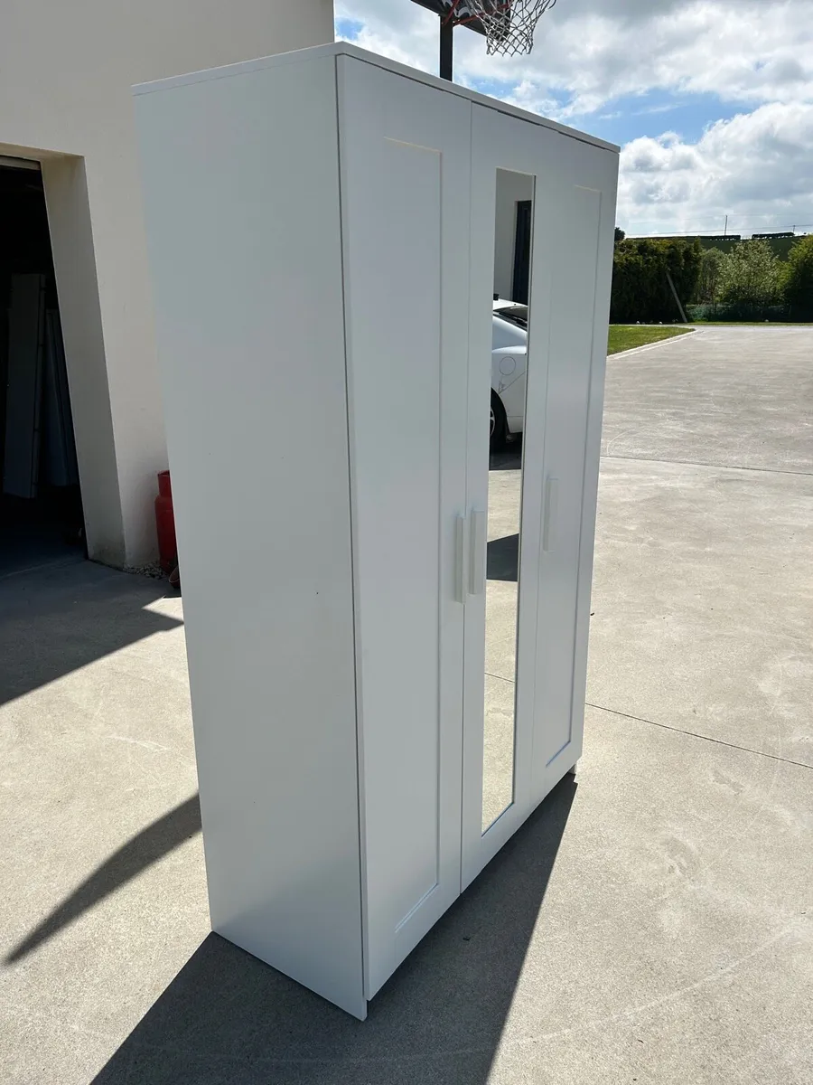 Wardrobe - Image 3