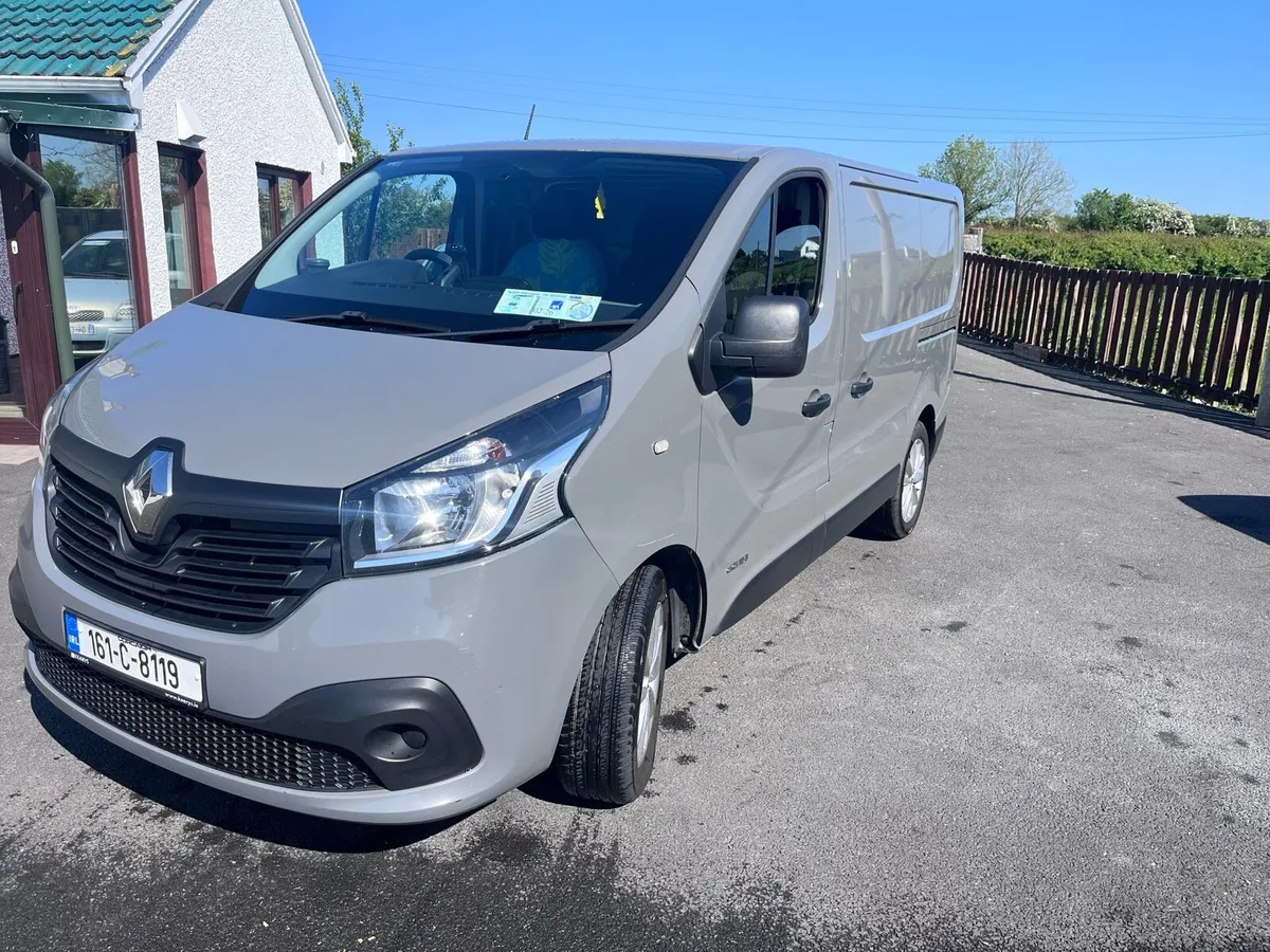 2016 Renault trafic - Image 2