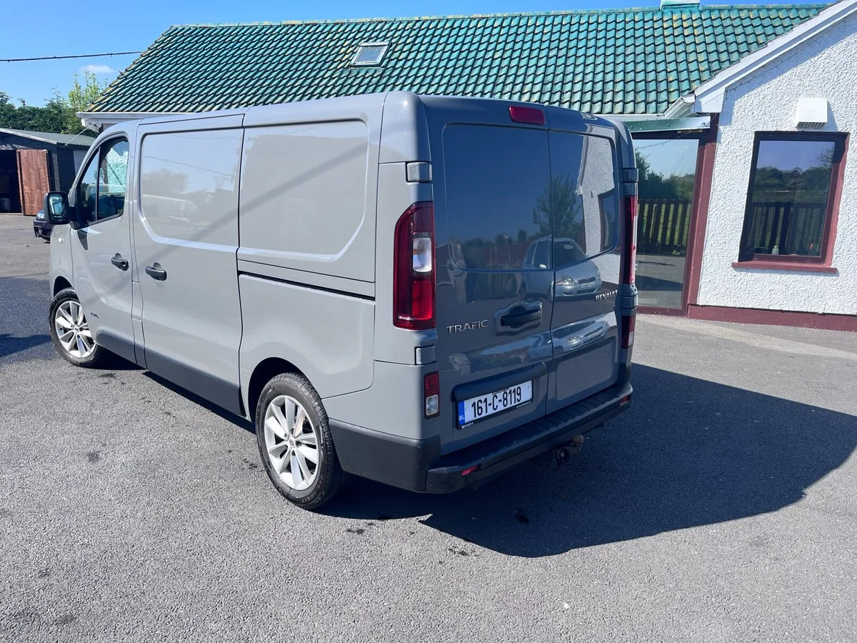 2016 Renault trafic - Image 4