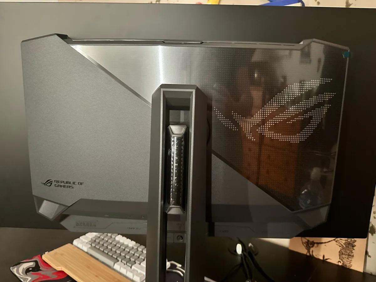 ROG Swift PG32UCDM 32” 4K QD-OLED 240hz Monitor - Image 2