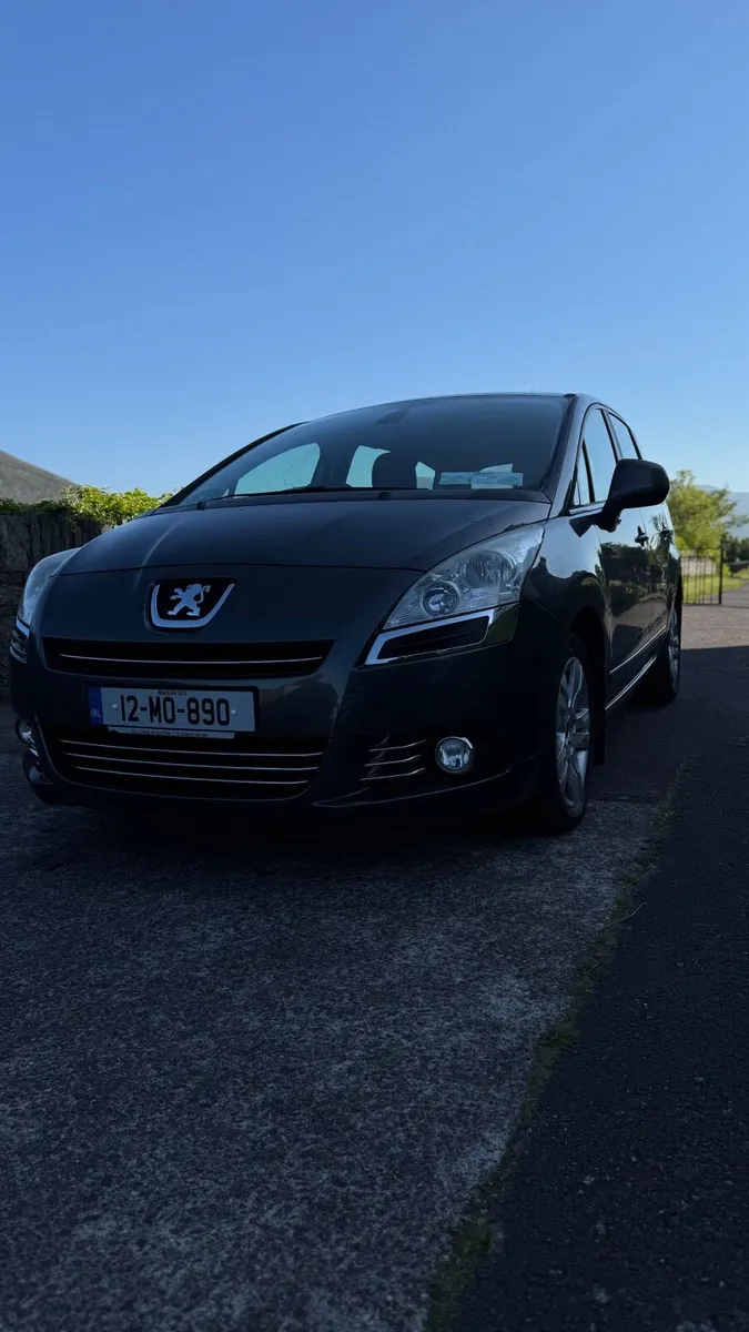 Peugeot 5008 2012 - Image 2