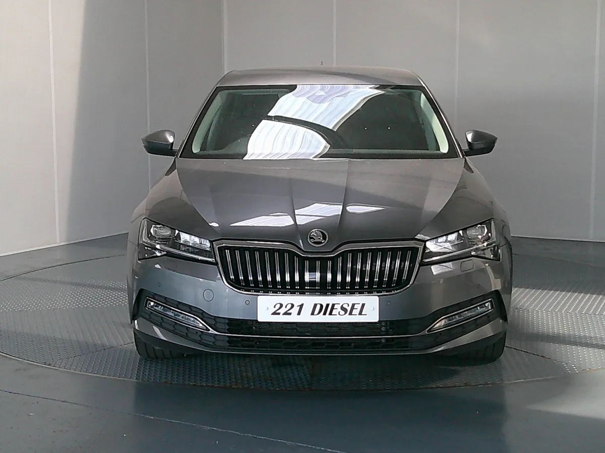 Skoda Superb 2022 - Image 2