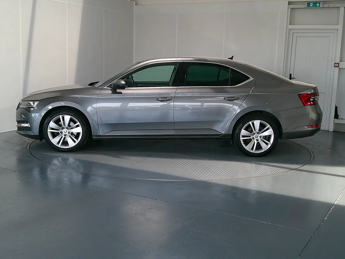 Skoda Superb 2022 - Image 4