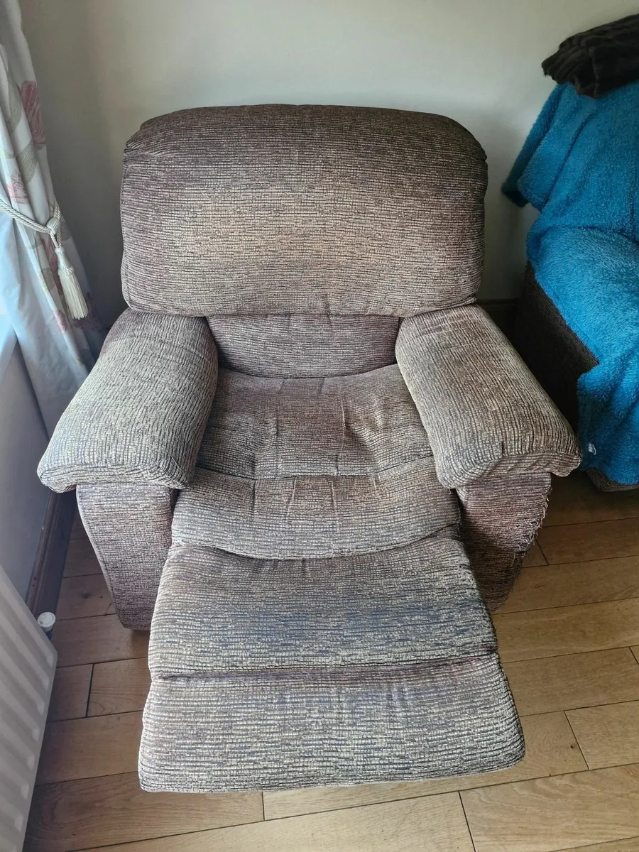 Recliner chair brown - Image 4