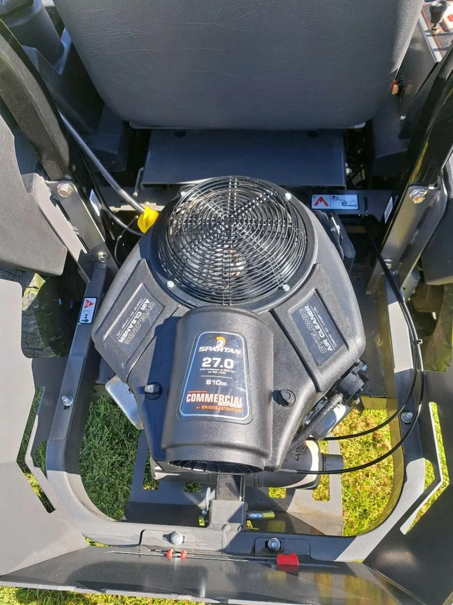 Zero turn ride on mower - Image 3