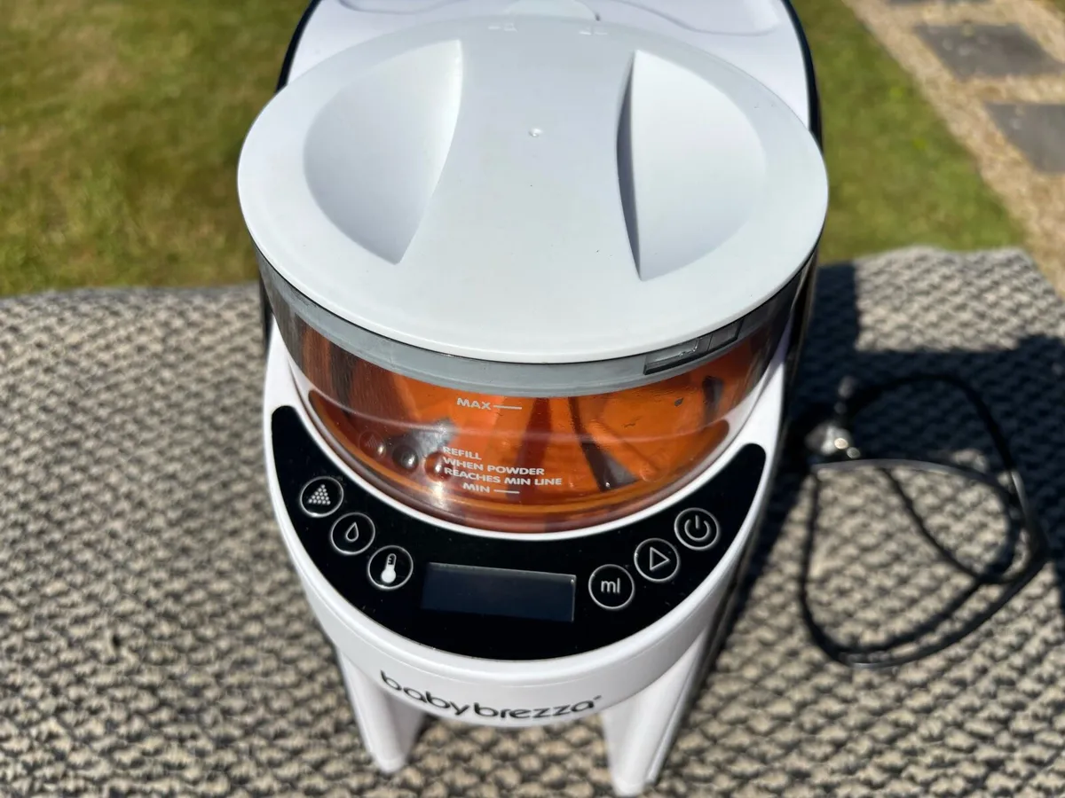 Baby Brezza milk maker - Image 3