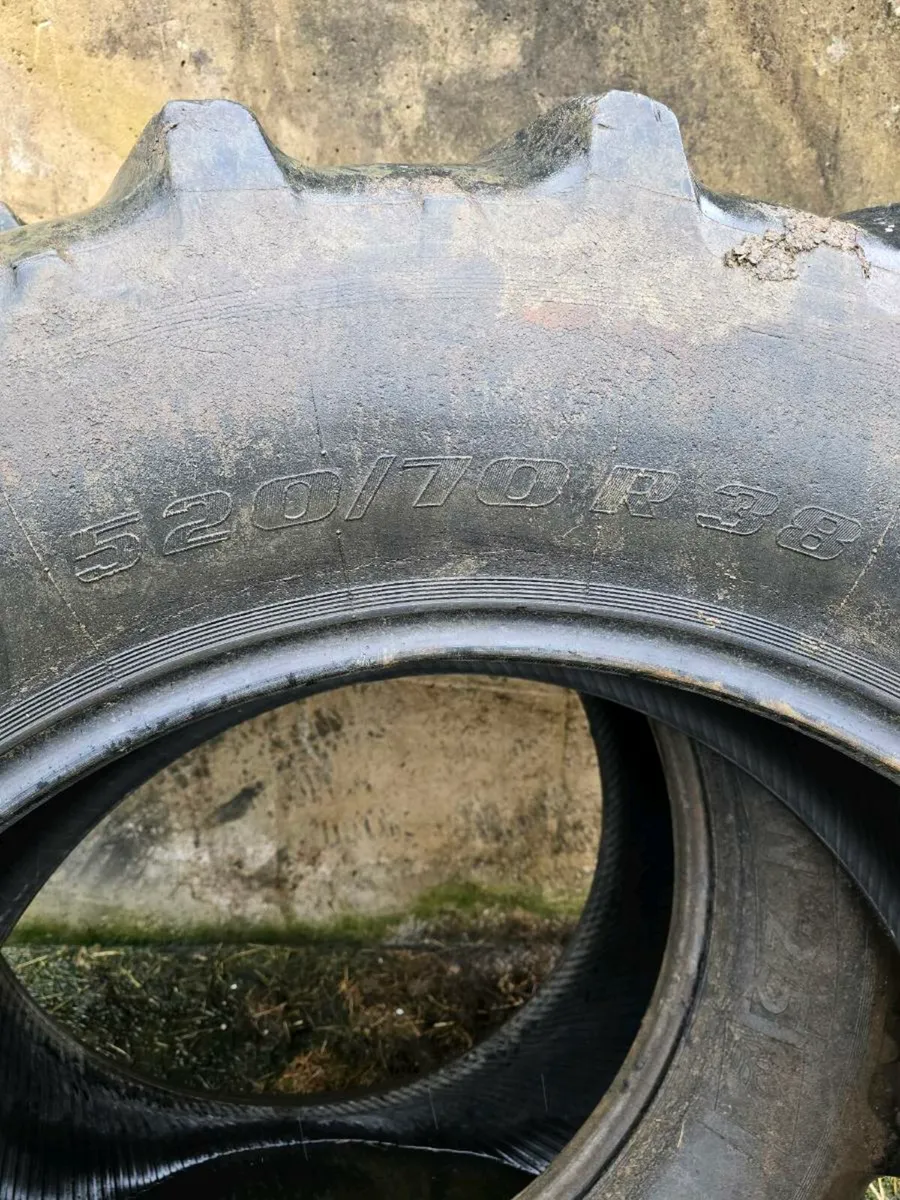 Tractor tryes 520 70 r38 - Image 2