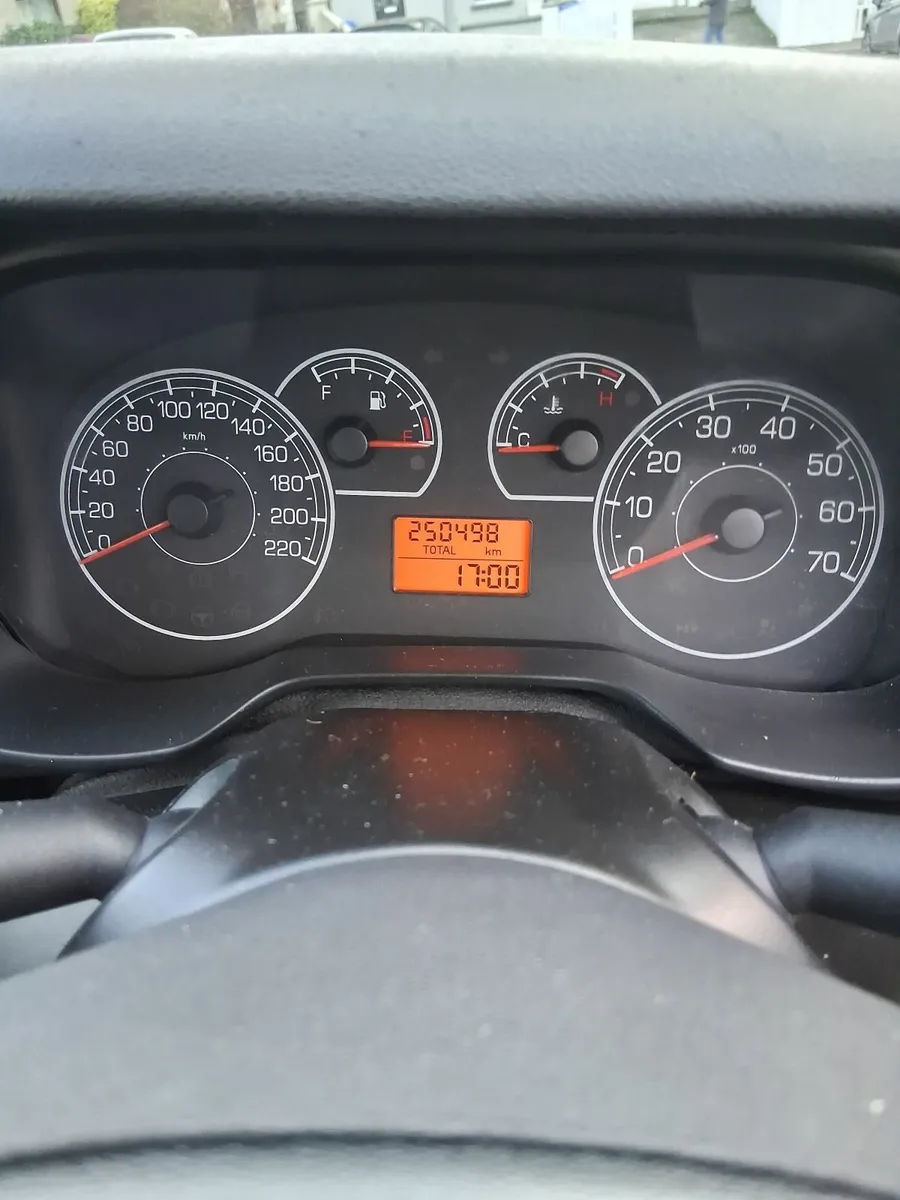 Fiat Punto 2010 - Image 2