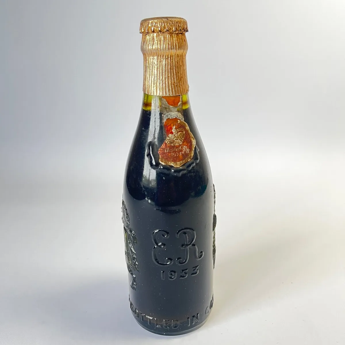 1953 Guiness bottle coronation antique - Image 3